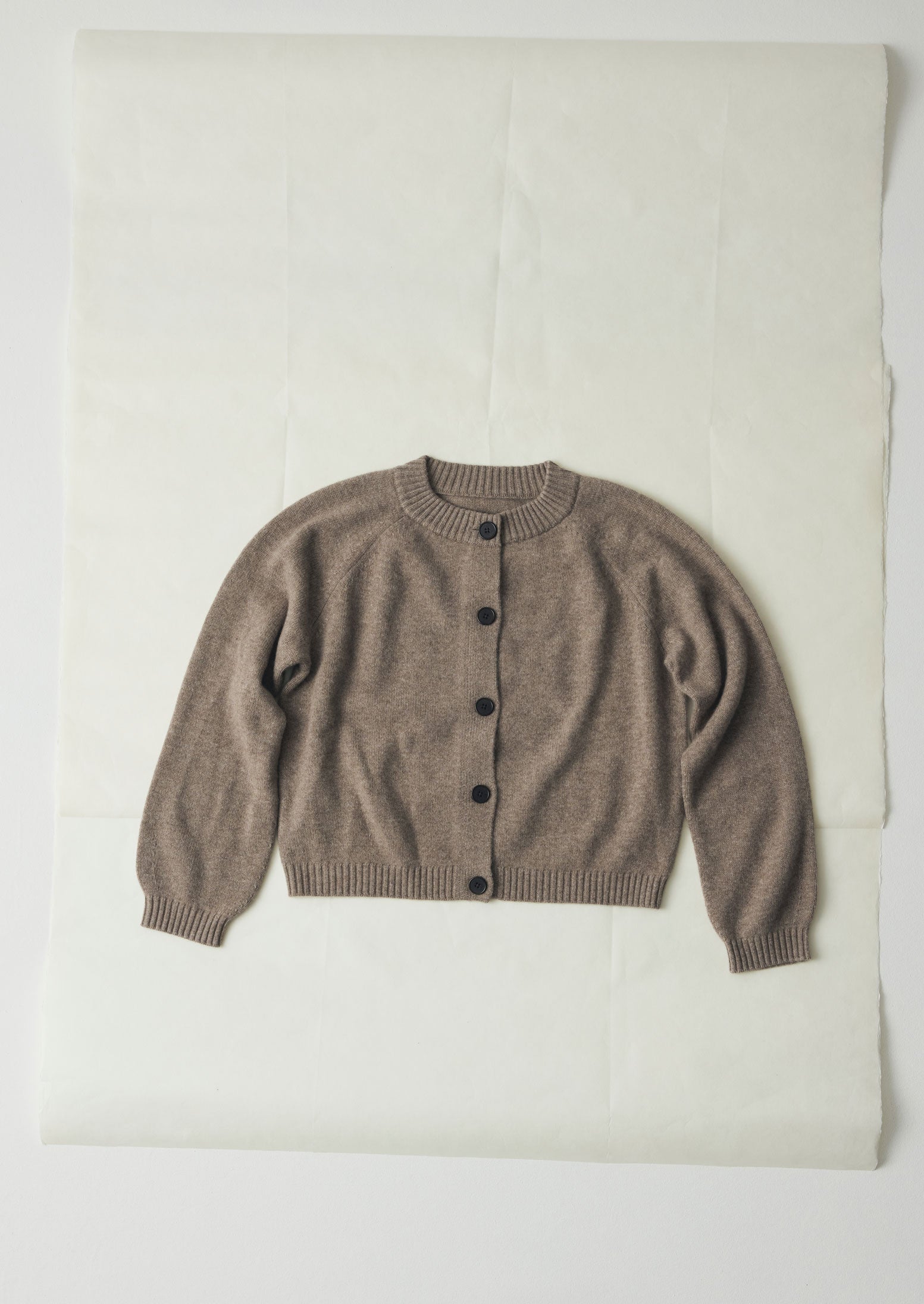 Wool Cashmere Cardigan in Linseed – Eden Raglan Style