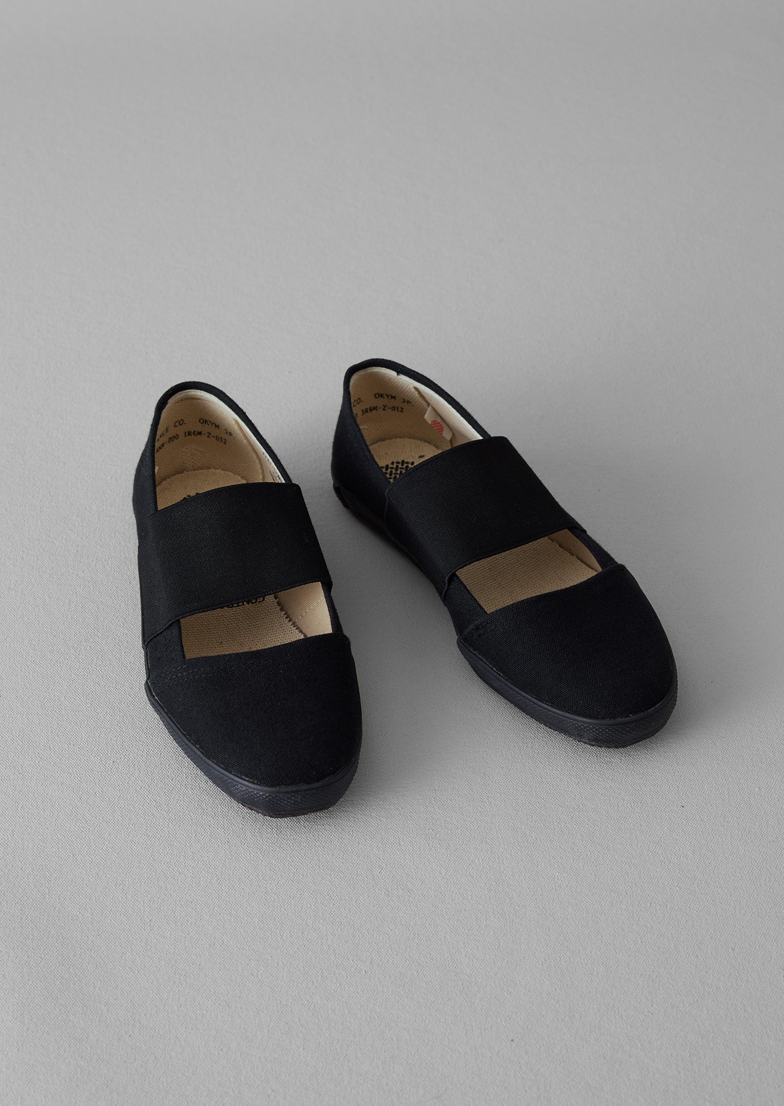 Black Canvas Pumps by Pras