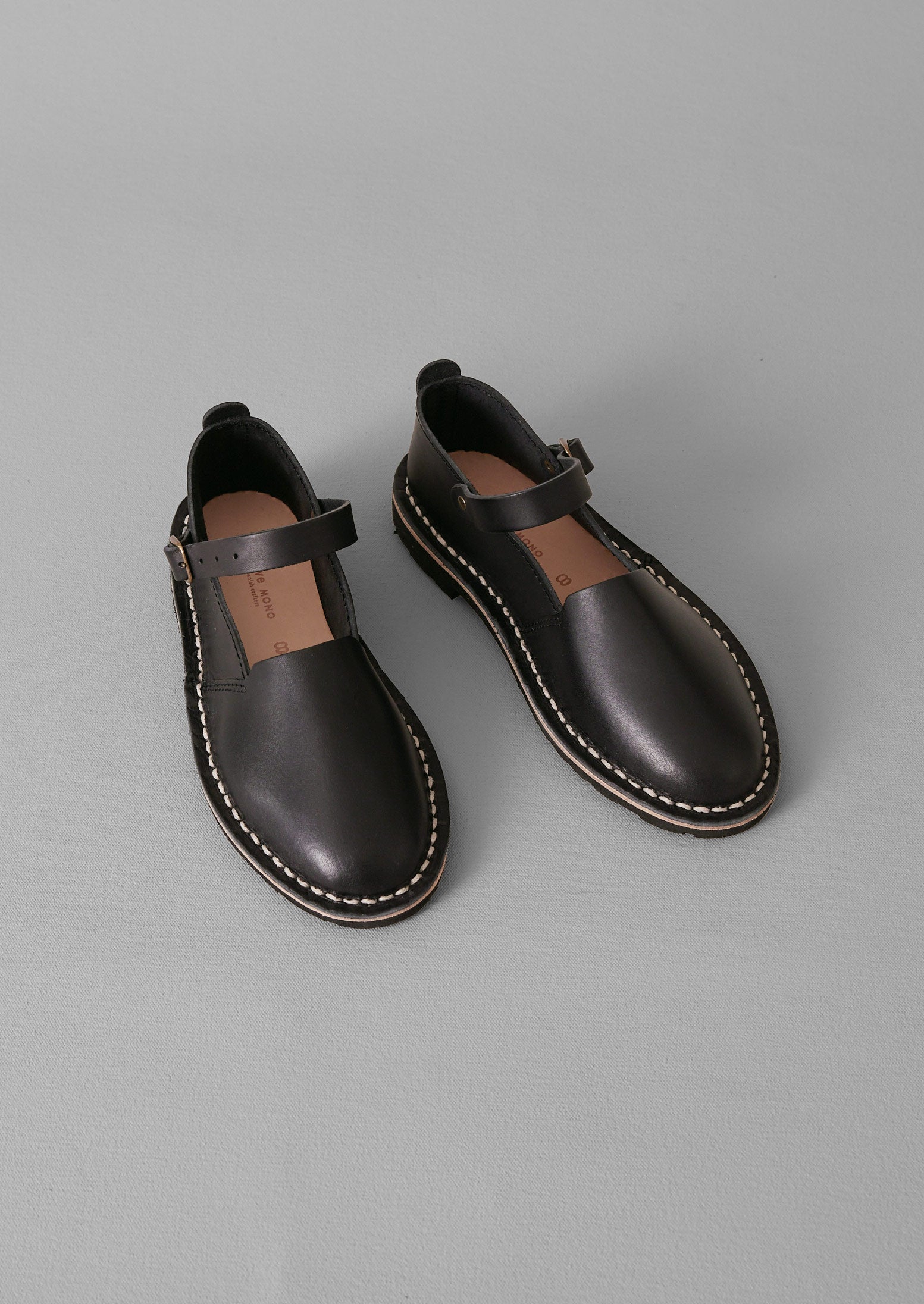 Steve Mono Leather Buckle Shoes in Black