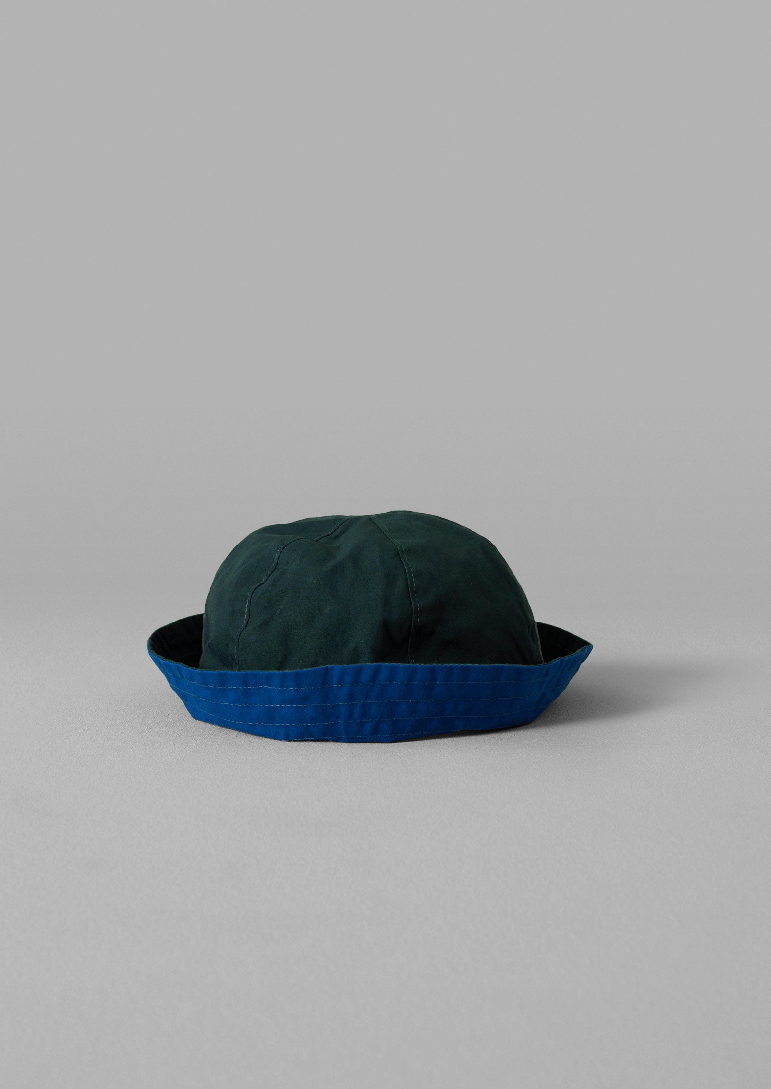 Dry Waxed Cotton Deck Hat in Navy Blue